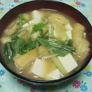 豆腐と油揚げと水菜の味噌汁☆